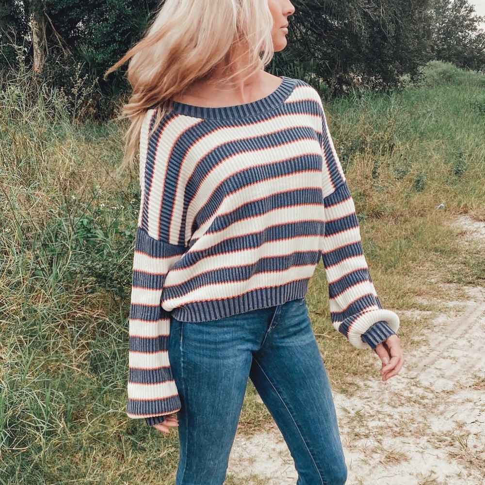METS Striped sweater slightly cropped large sleeves